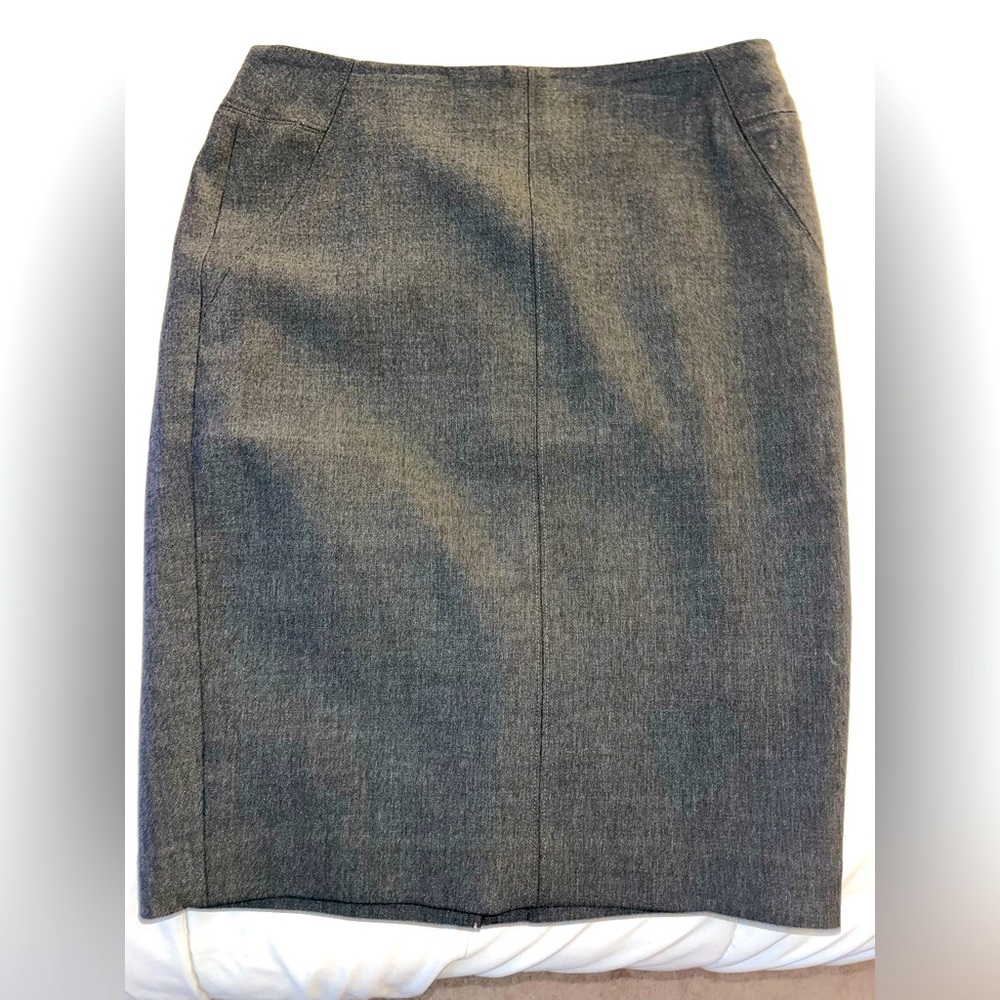 Size 4 Loft gray skirt. Knee length.
